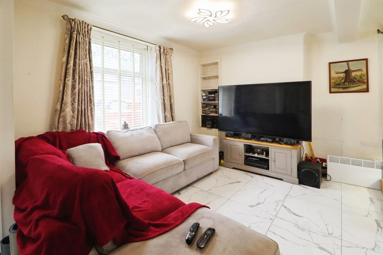 Middle Street, Pontypridd, CF37, photo 3