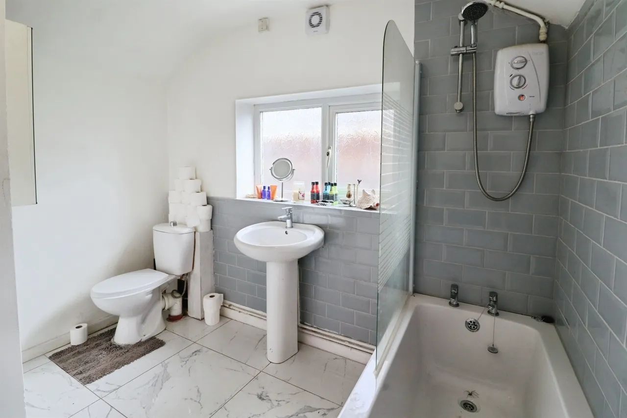 Middle Street, Pontypridd, CF37, photo 9