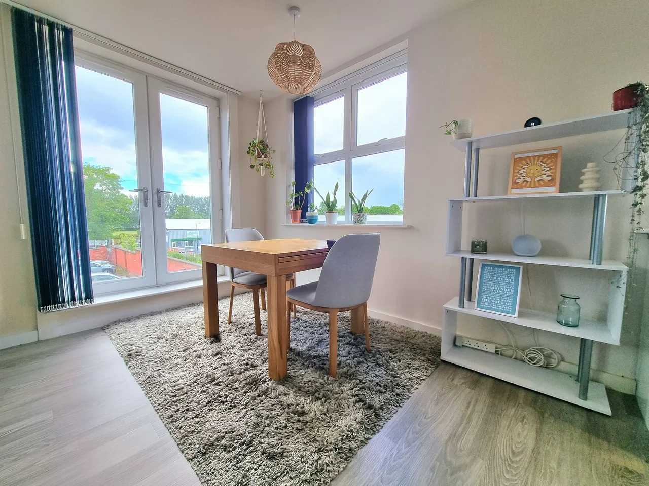 Metro House, Sale, photo 3