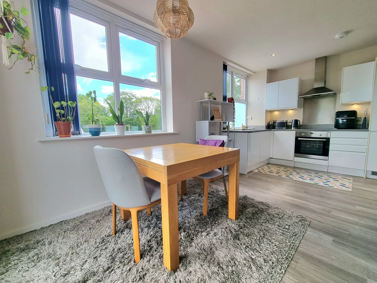 Metro House, Sale, photo 4