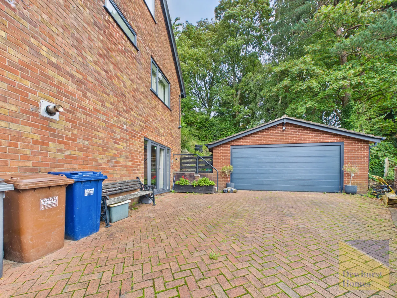 Cooper Hill Drive, Walton-le-Dale, Preston, Lancashire, PR5 4HE, photo 2
