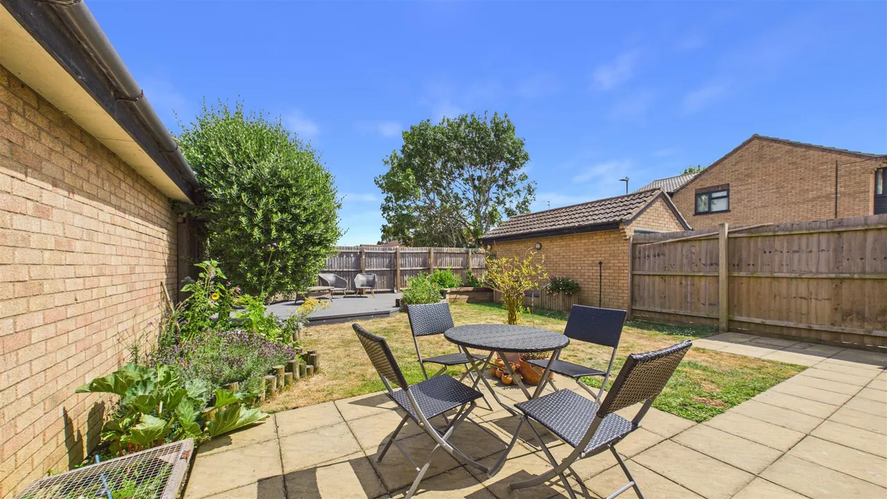 Swift Close, DEEPING ST JAMES, photo 2