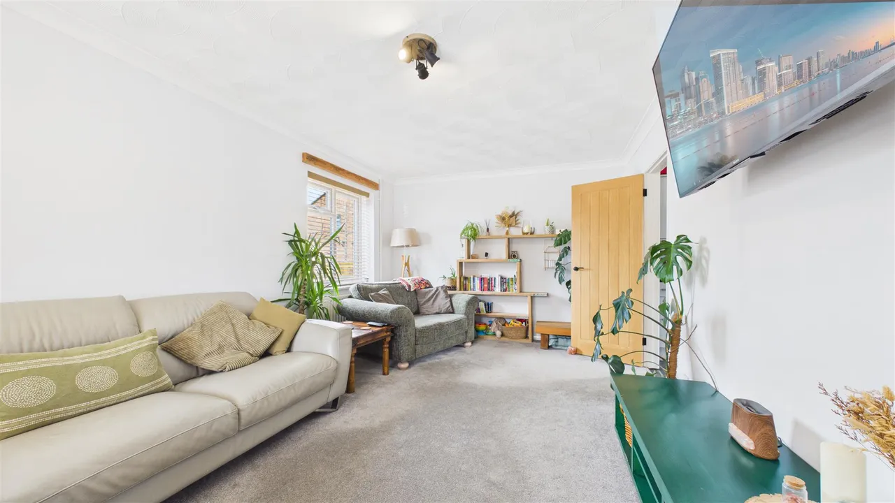 Swift Close, DEEPING ST JAMES, photo 5