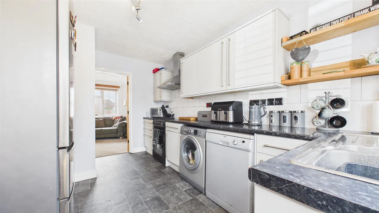 Swift Close, DEEPING ST JAMES, photo 7