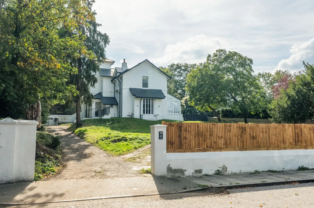 The Glebe, London, SE3, photo 29