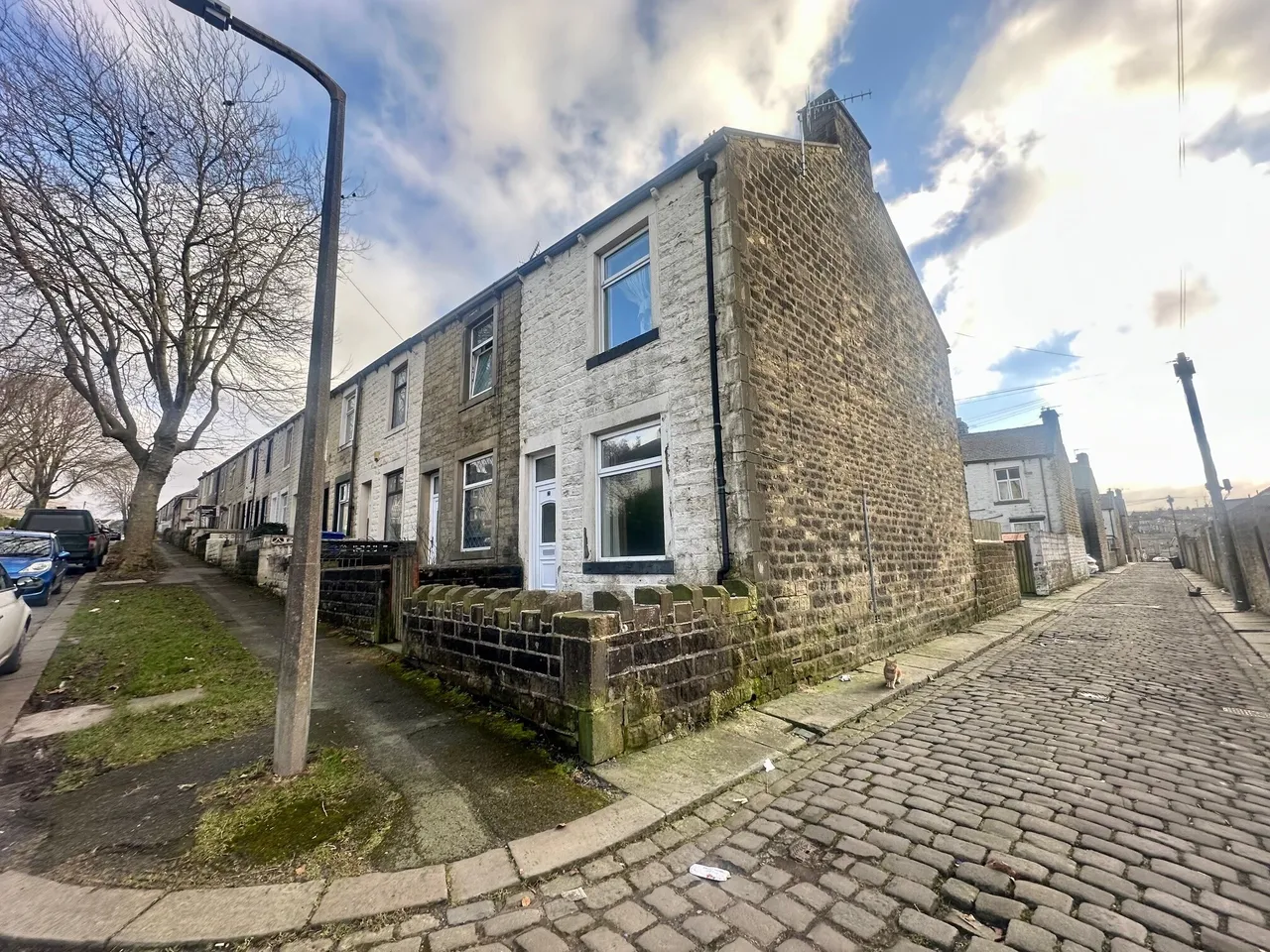 2 bed house to rent, Fern Street, Colne, BB8