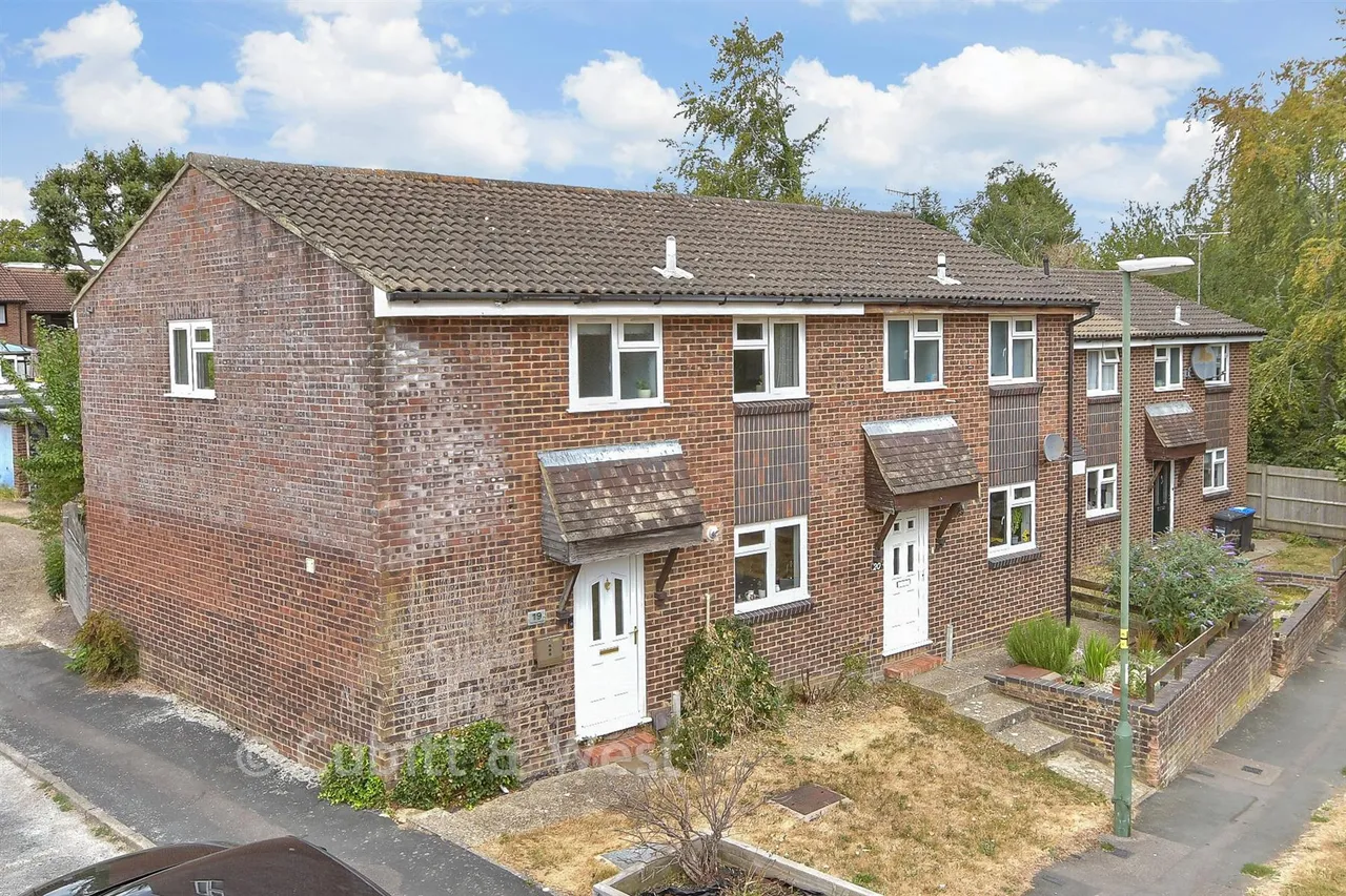 4 bed house for sale, Pineham Copse, Haywards Heath, RH16