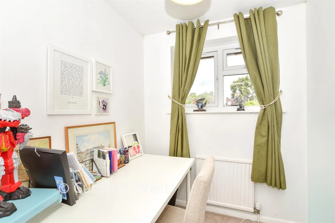 Pineham Copse, Haywards Heath, RH16, photo 10