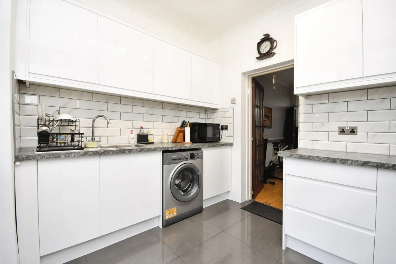 Fairfax Drive, Westcliff-On-Sea, Essex, SS0, photo 6
