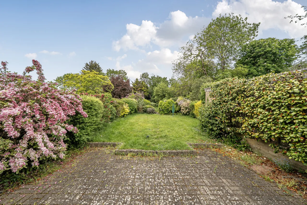 Uxbridge Road, Pinner, HA5, photo 16