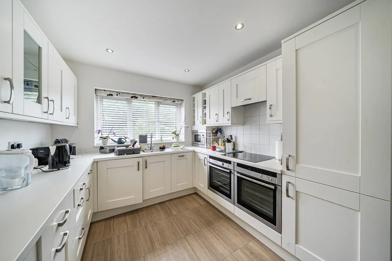 Uxbridge Road, Pinner, HA5, photo 11