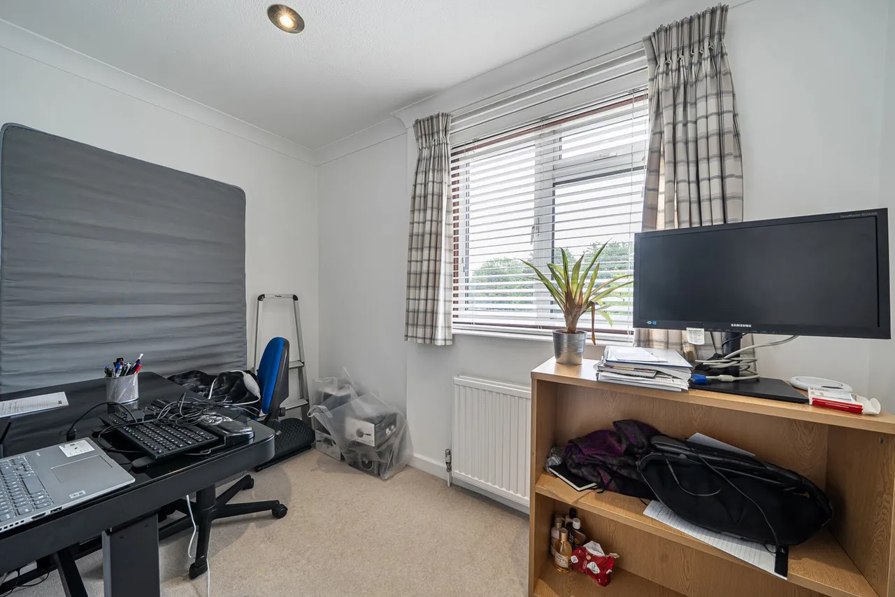 Uxbridge Road, Pinner, HA5, photo 19