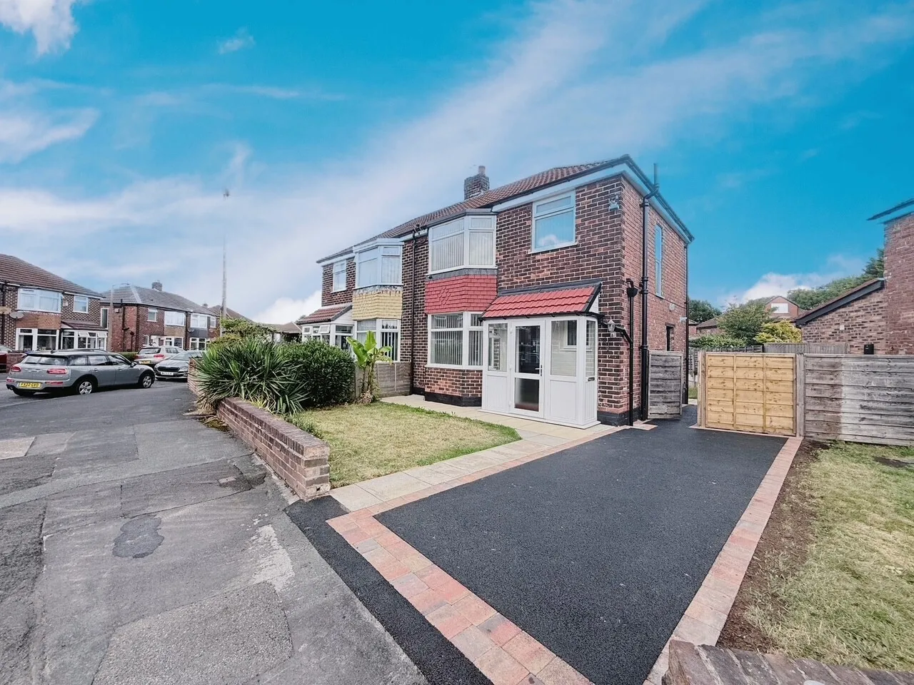 3 bed house to rent — Brookhead Drive, SK8