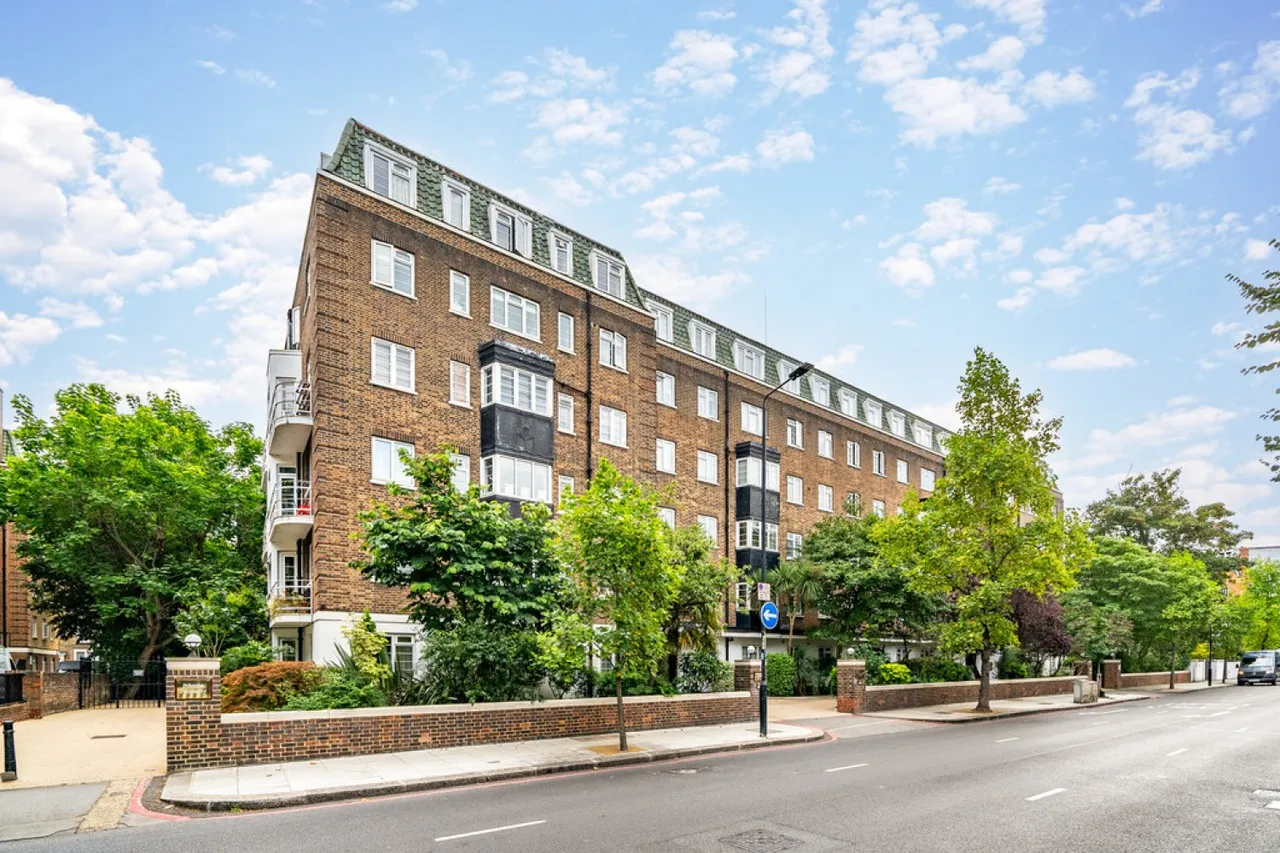 Marlborough Court, Kensington, photo 2