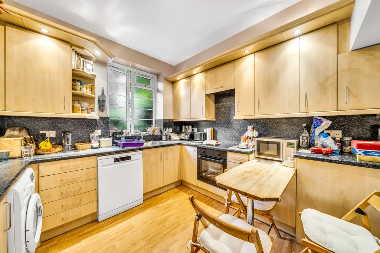 Marlborough Court, Kensington, photo 6
