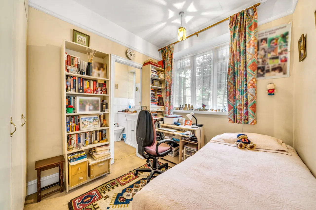 Marlborough Court, Kensington, photo 9