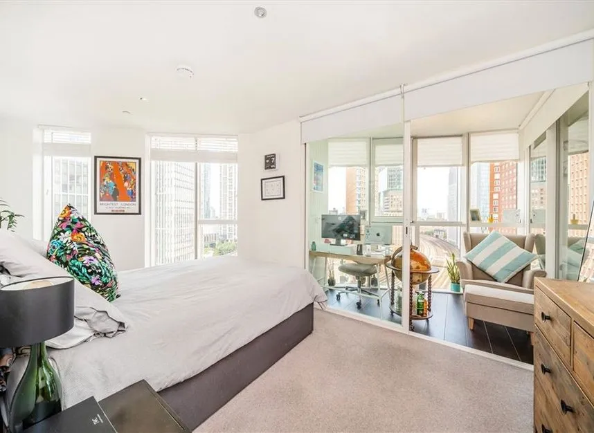 Wandsworth Road, Vauxhall, SW8, photo 2