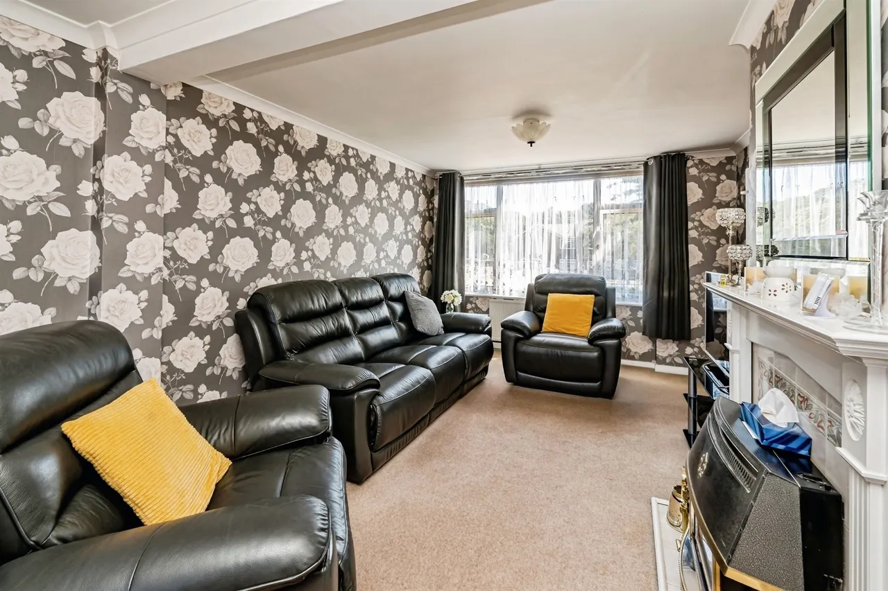 Long Furlong Drive, Slough, photo 11
