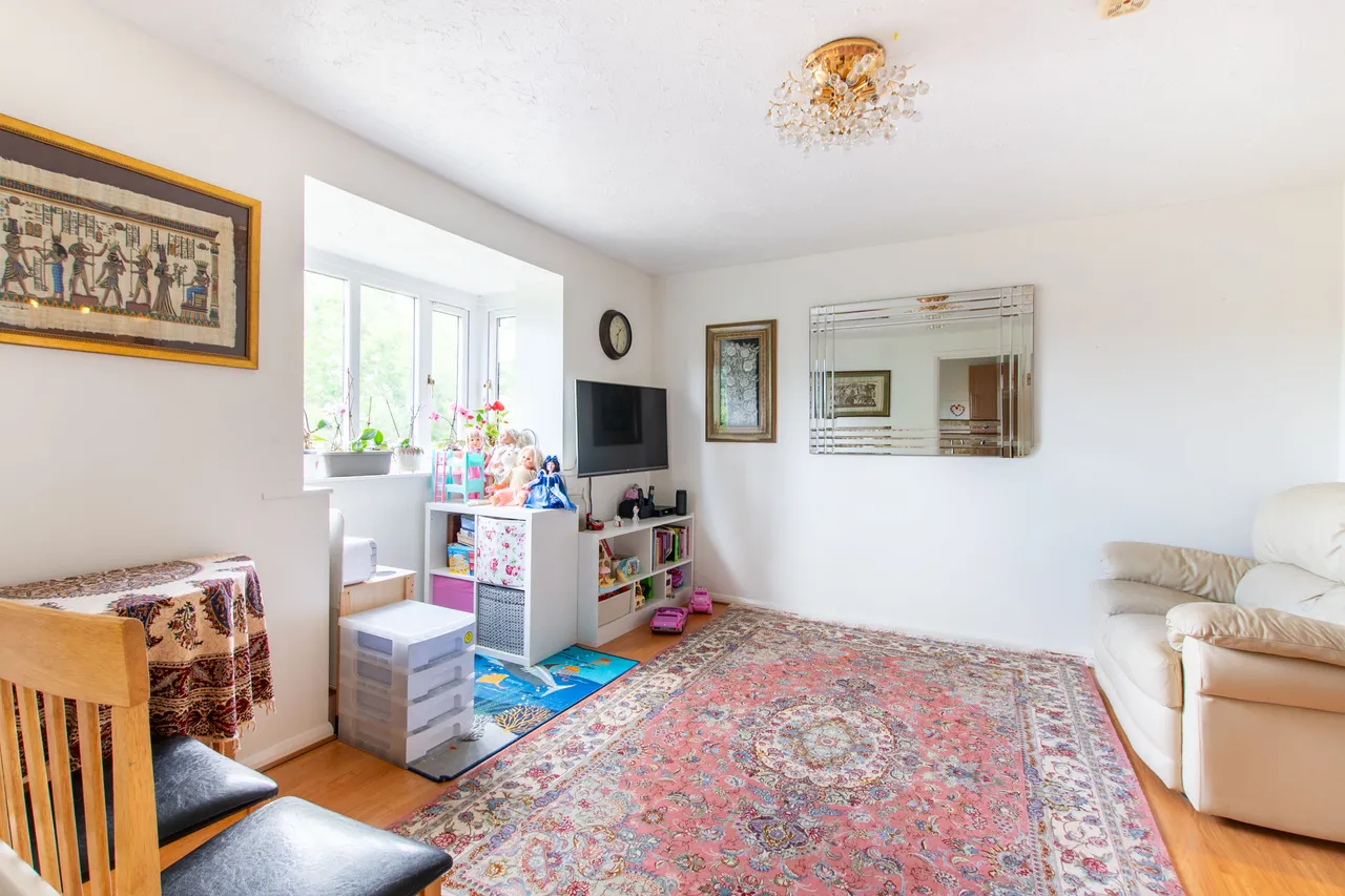 71 Alliance Close, Wembley, photo 5
