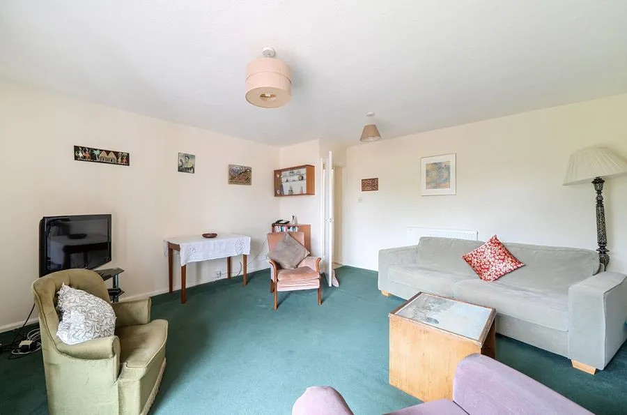 Battys Barn Close, Wokingham, RG40, photo 11