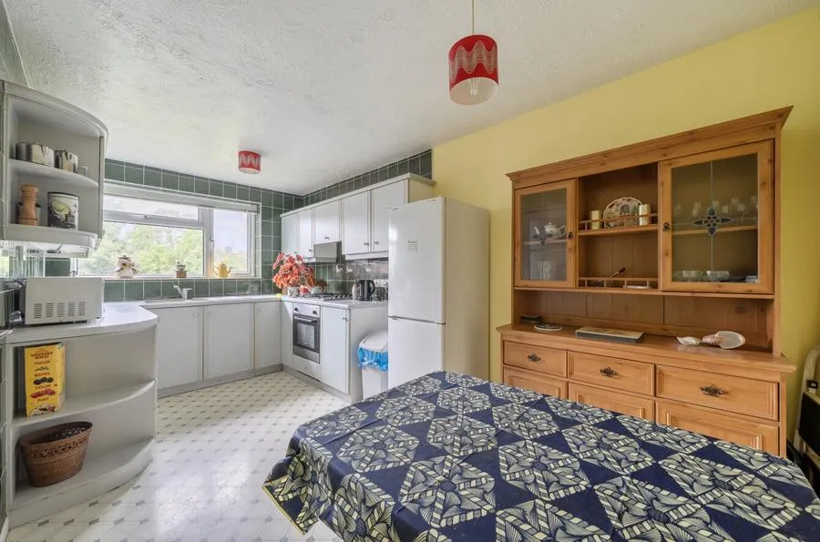 Battys Barn Close, Wokingham, RG40, photo 5