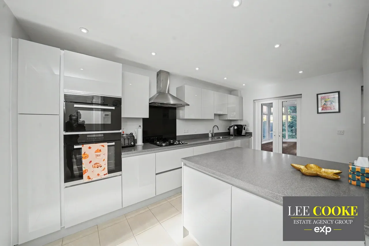 Ferndale Drive, Priorslee, TF2, photo 15