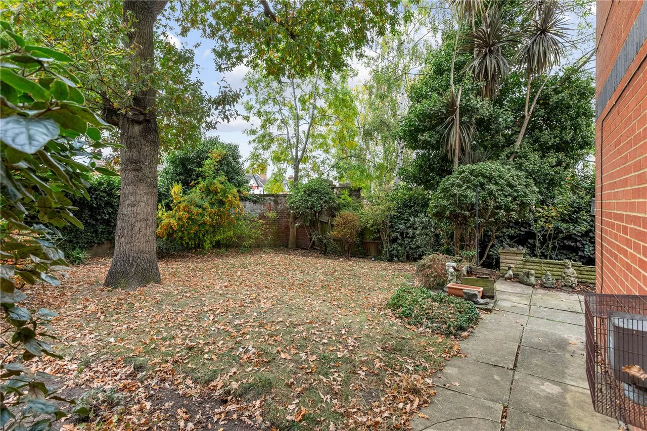 Carlisle Way, London, SW17, photo 2