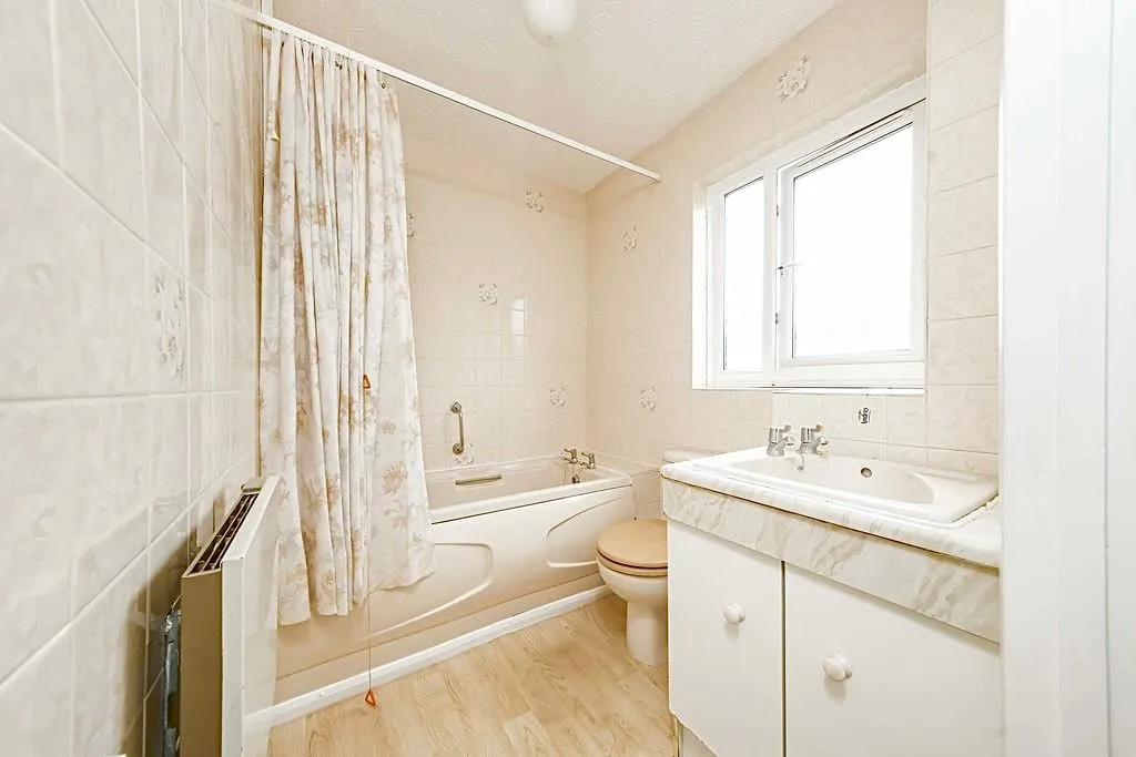 Magnolia Court, Auriol Drive, UB10, photo 7