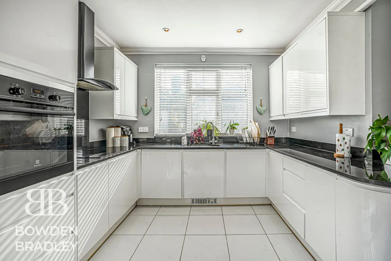 Lord Avenue, Clayhall, IG5, photo 40