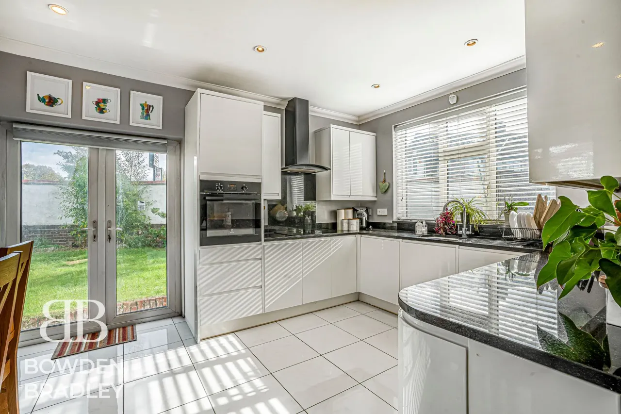 Lord Avenue, Clayhall, IG5, photo 10