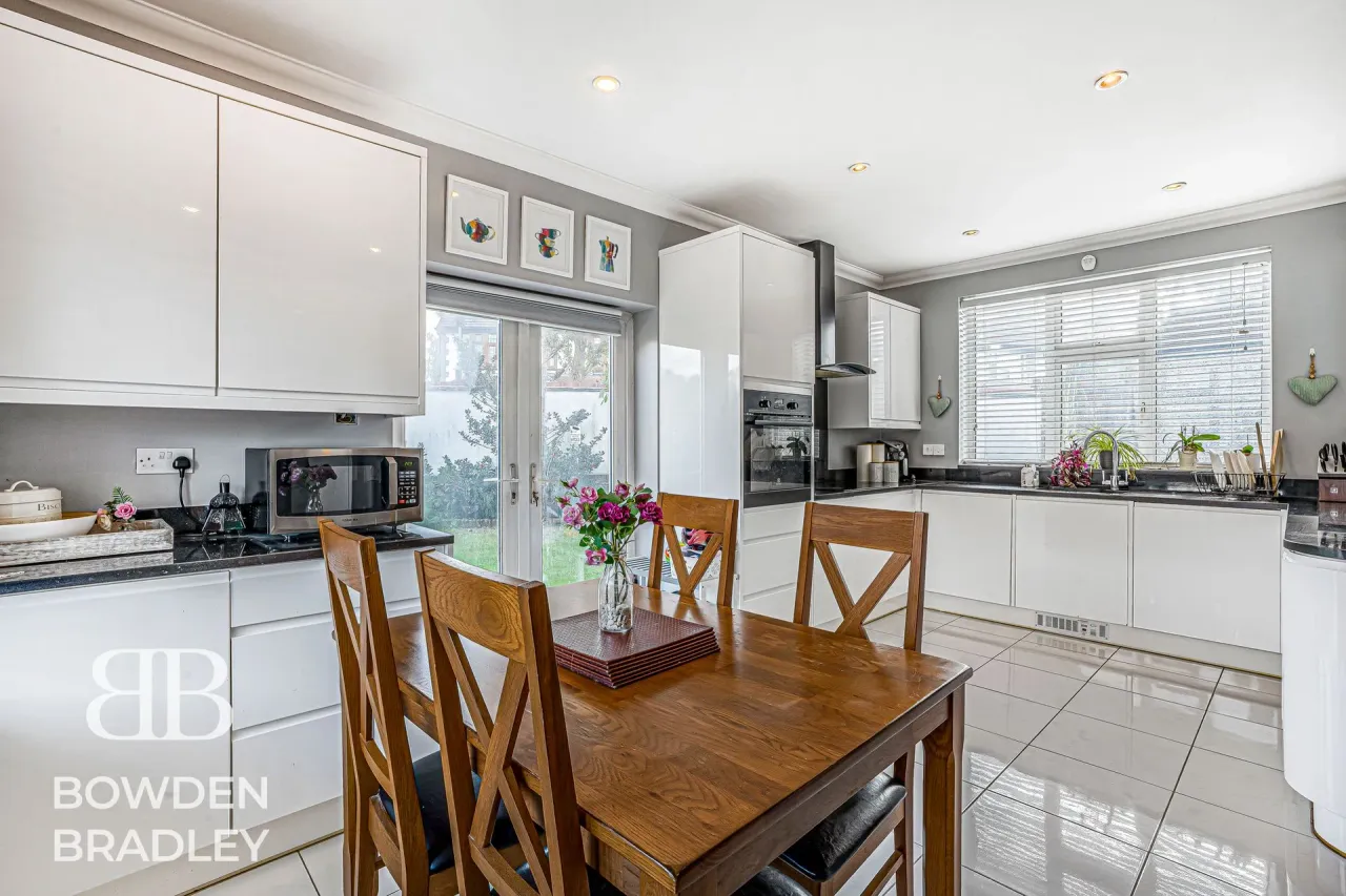 Lord Avenue, Clayhall, IG5, photo 39