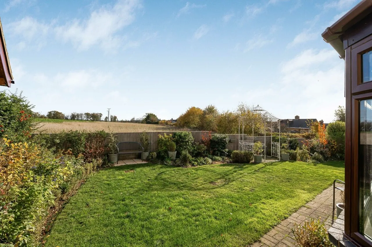Yew Tree Rise, Croughton, NN13, photo 2