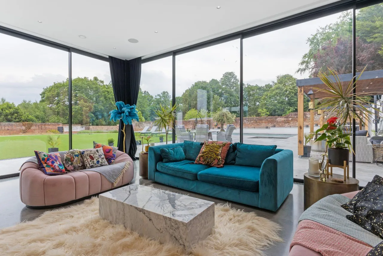 London Road, Windlesham, Surrey, GU20 6LE, photo 4