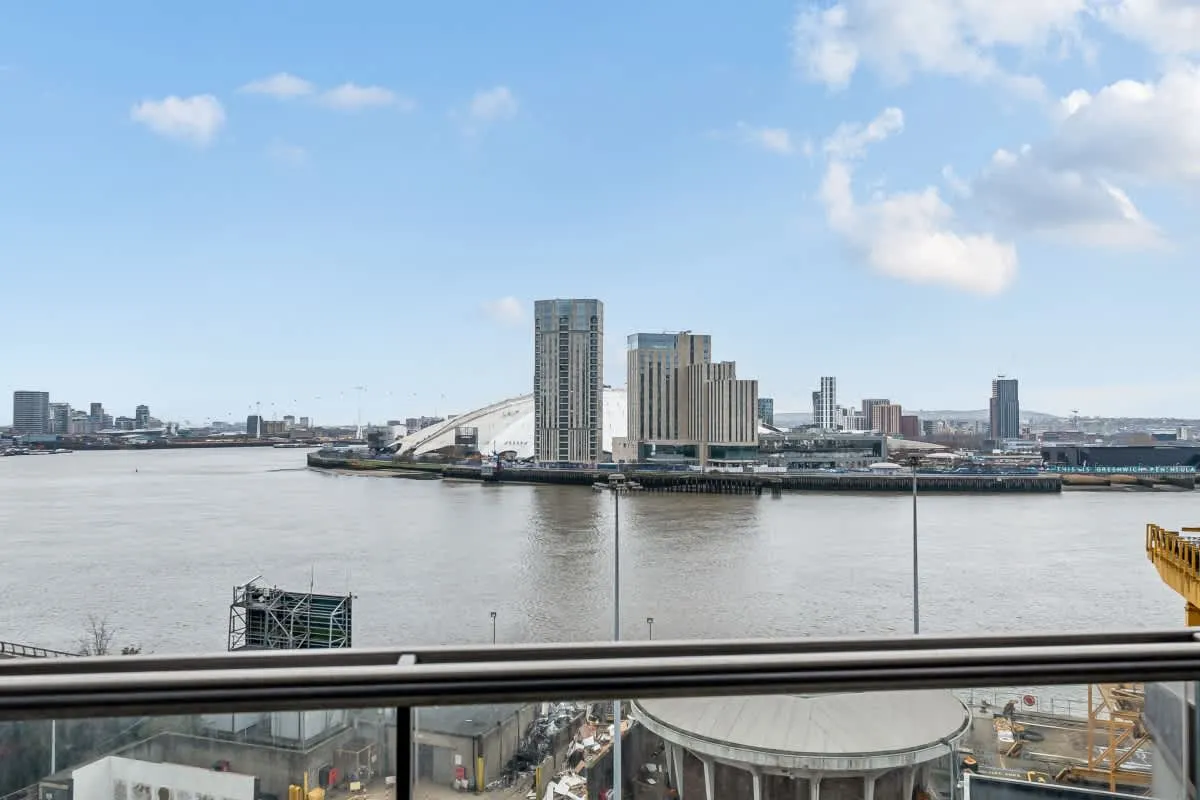 3 bed flat for sale, Yabsley Street, London, E14