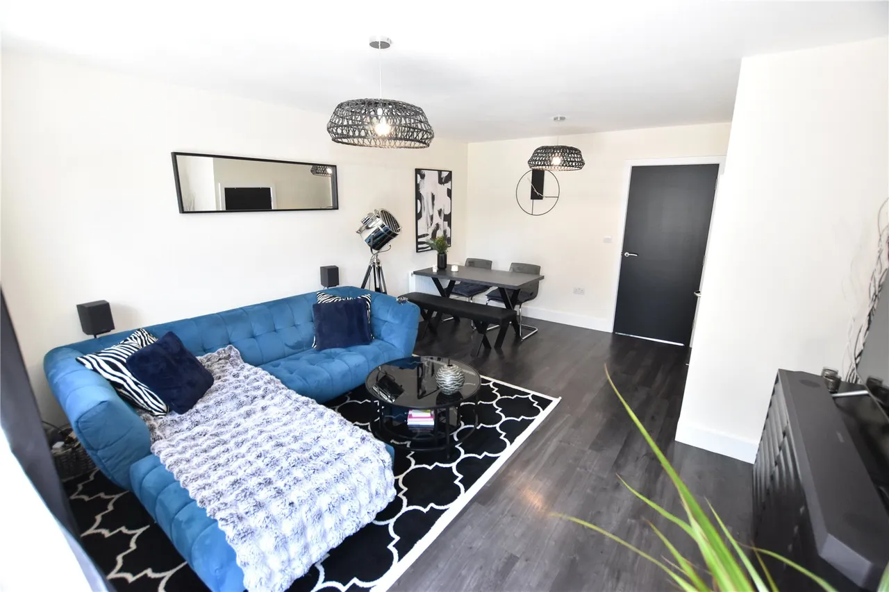 Reading Road, Farnborough, Hampshire, GU14 6NH, photo 3