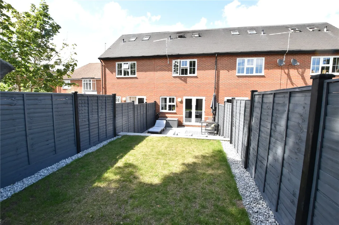 Reading Road, Farnborough, Hampshire, GU14 6NH, photo 5