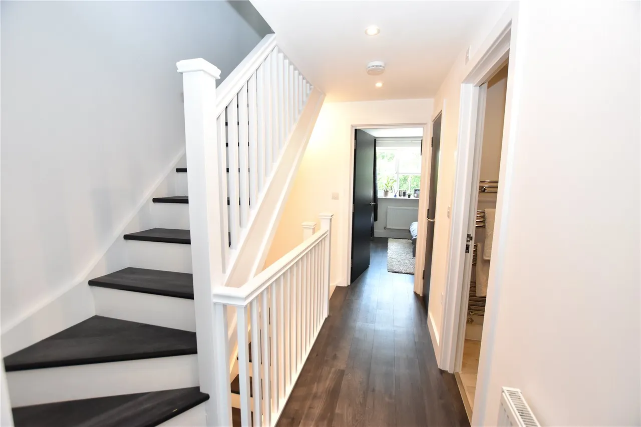 Reading Road, Farnborough, Hampshire, GU14 6NH, photo 12