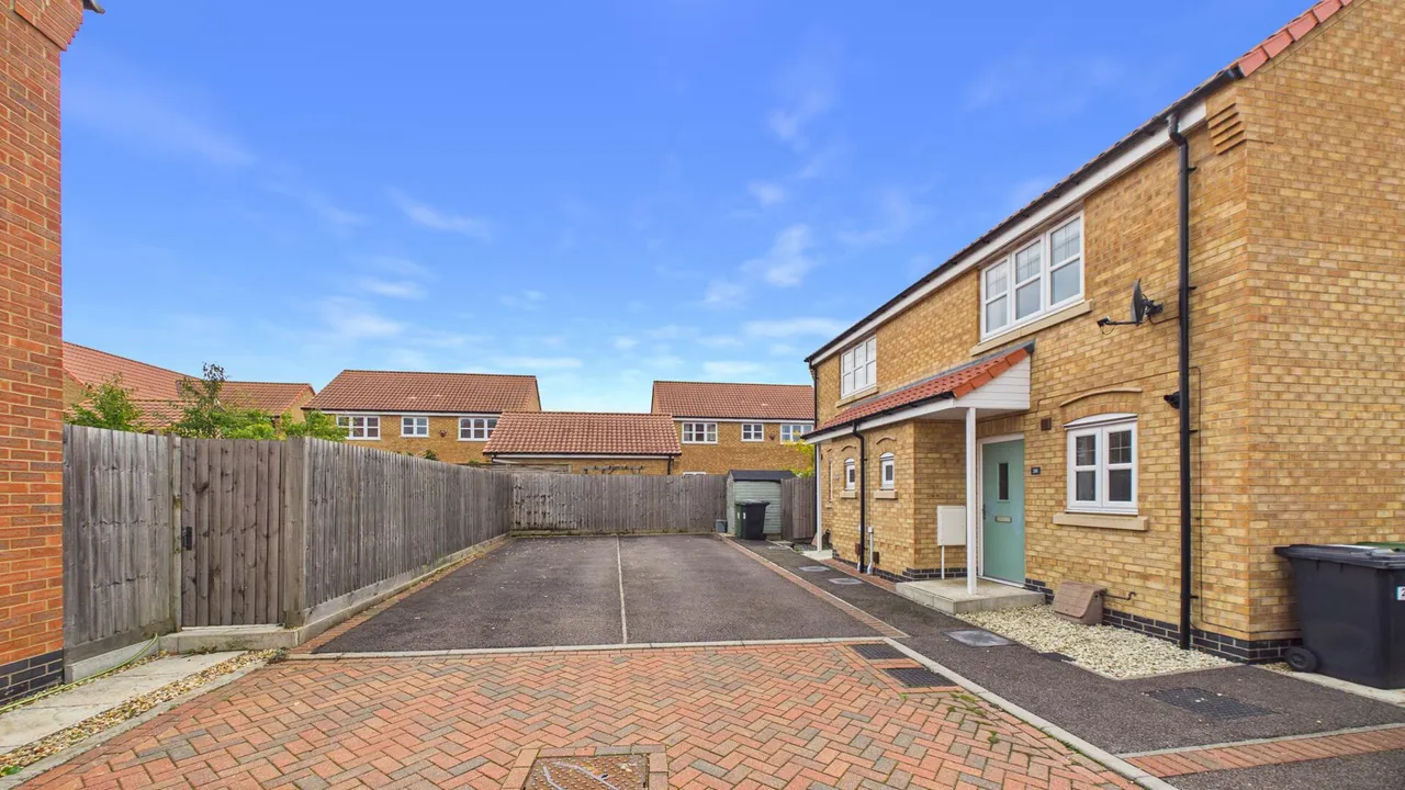 Bramble Close, Newborough, PE6, photo 18