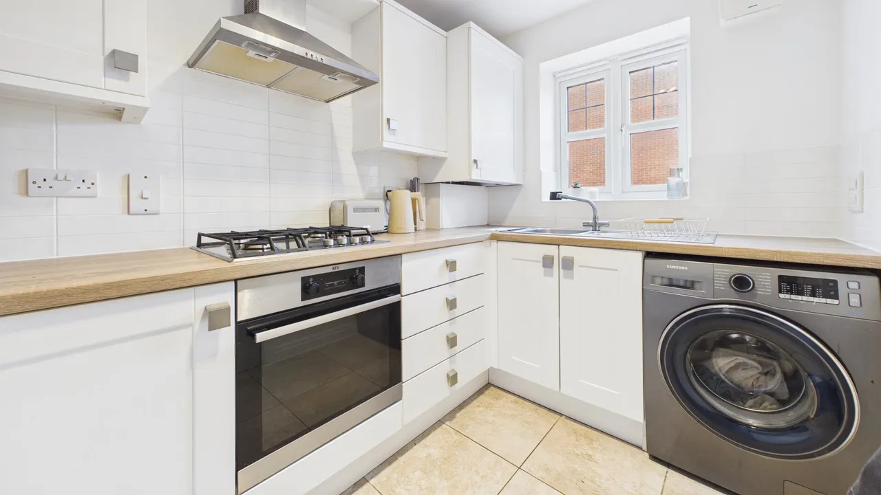 Bramble Close, Newborough, PE6, photo 6