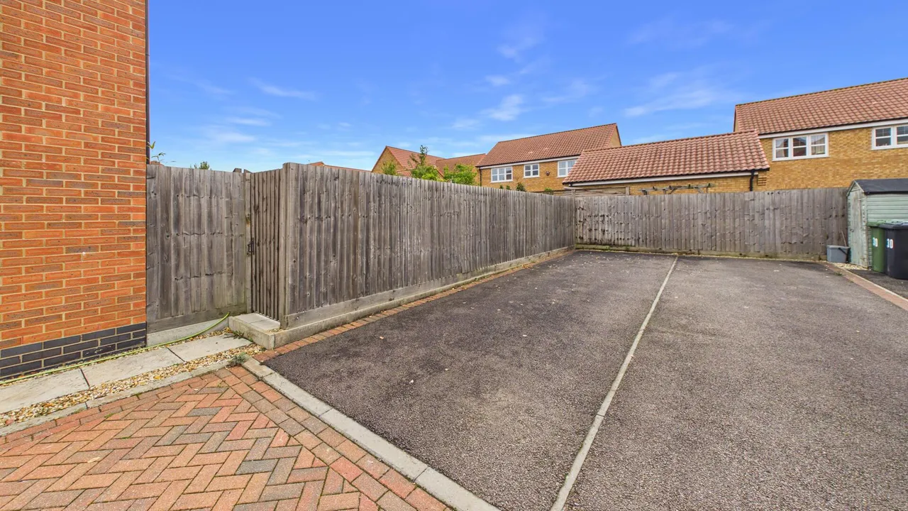 Bramble Close, Newborough, PE6, photo 17