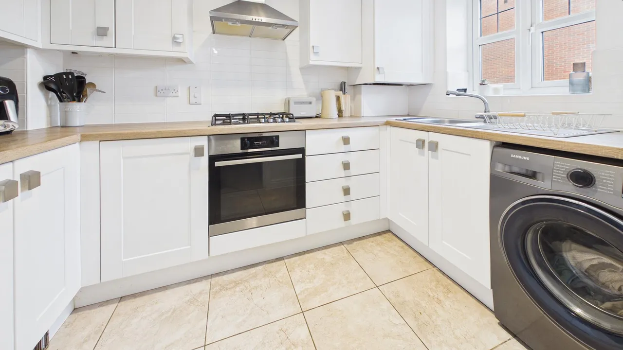 Bramble Close, Newborough, PE6, photo 7
