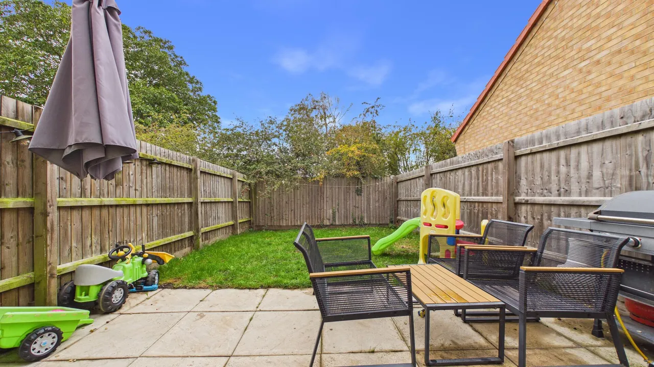 Bramble Close, Newborough, PE6, photo 13