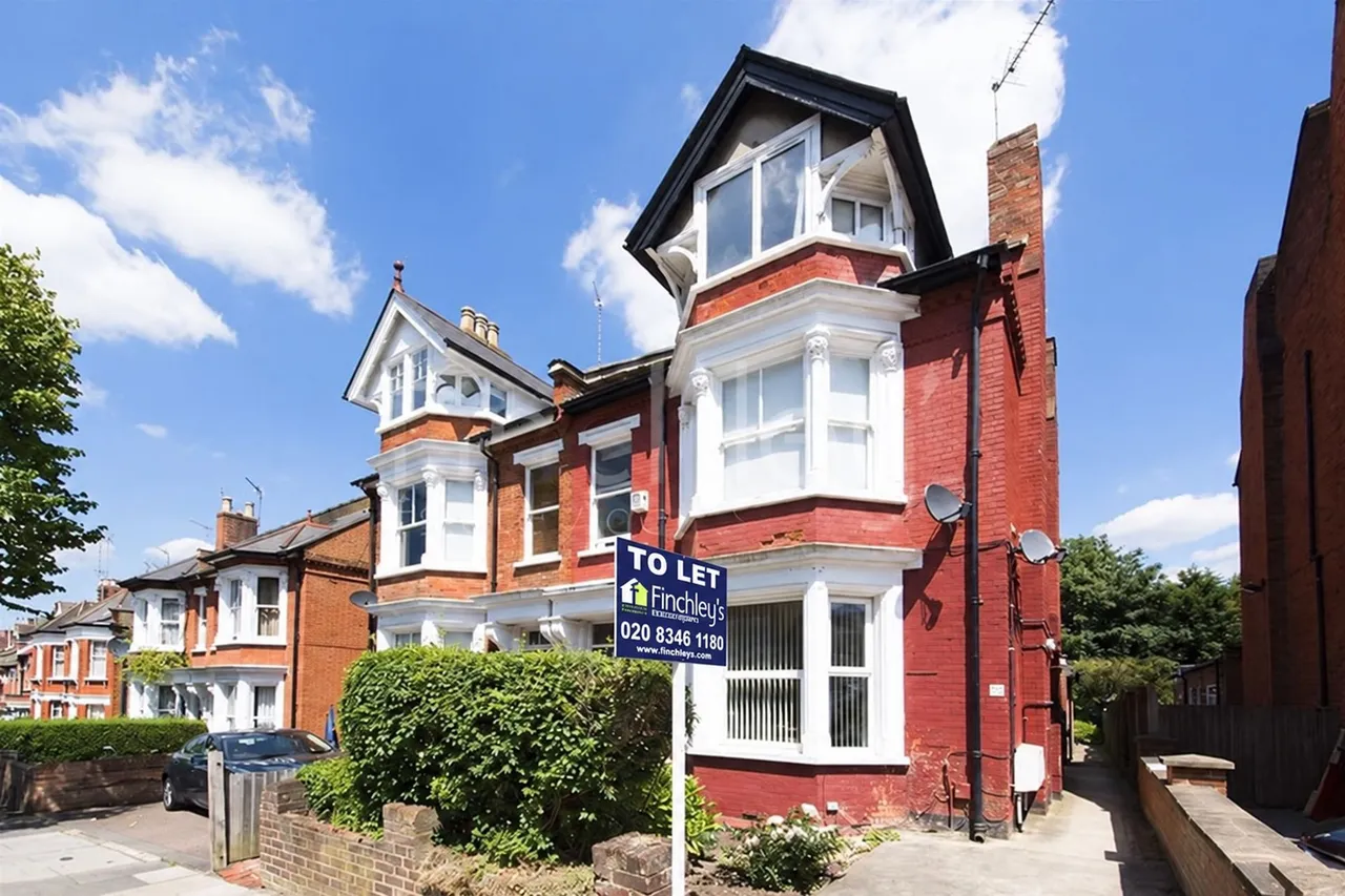 1 bed flat to rent, Elm Park Road, London, N3