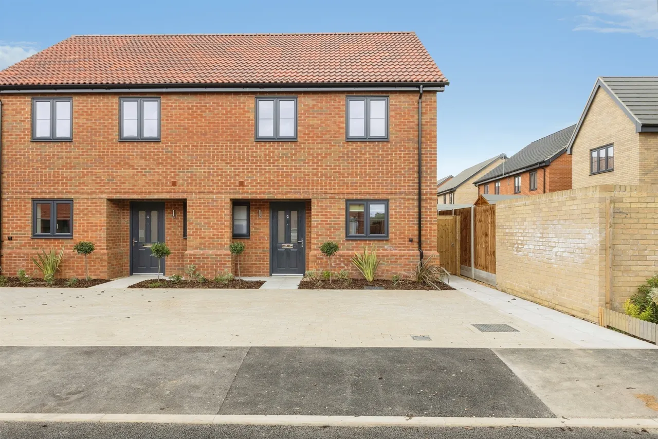 3 bed house for sale — Norwich Road, Attleborough