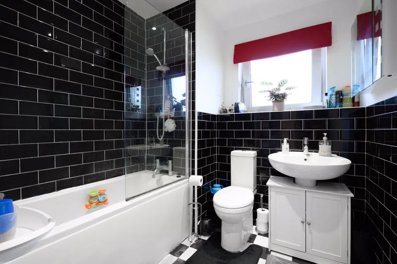 Rydens Road, Walton-On-Thames KT12 3AW, photo 6
