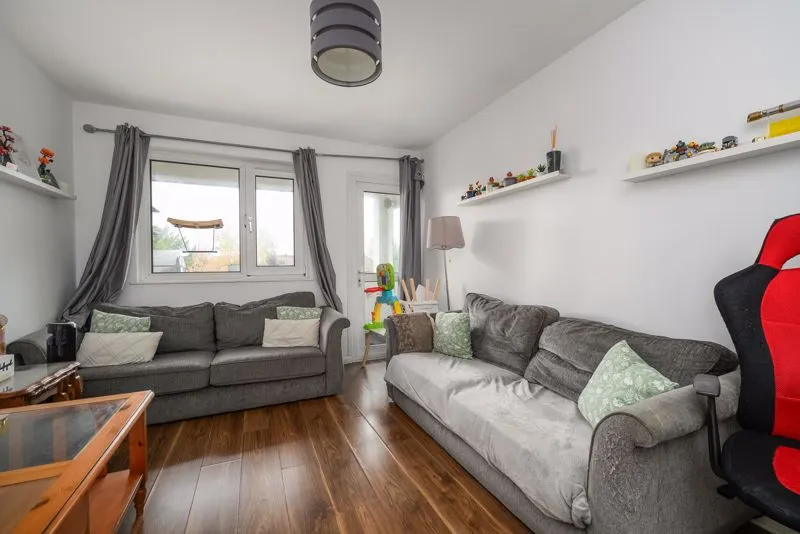 Rydens Road, Walton-On-Thames KT12 3AW, photo 3