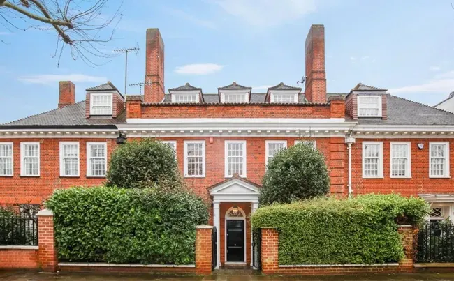 6 bed house for sale — Six-Bedroom Period Residence on Hamil...