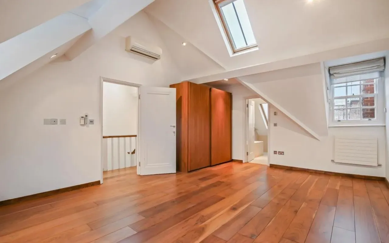 Six-Bedroom Period Residence on Hamil, photo 9