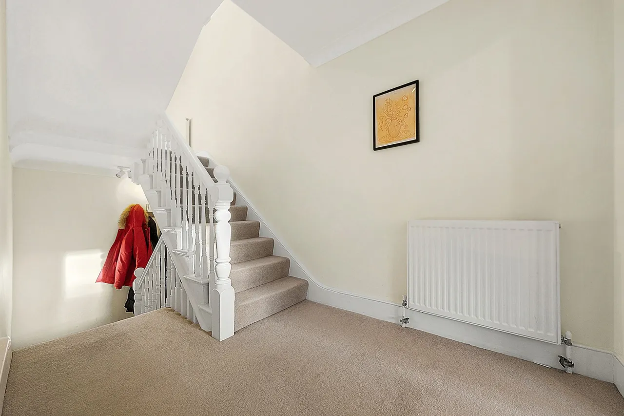London, SW4, photo 13
