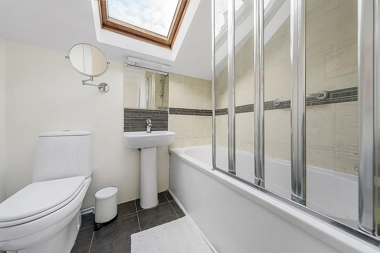 London, SW4, photo 14